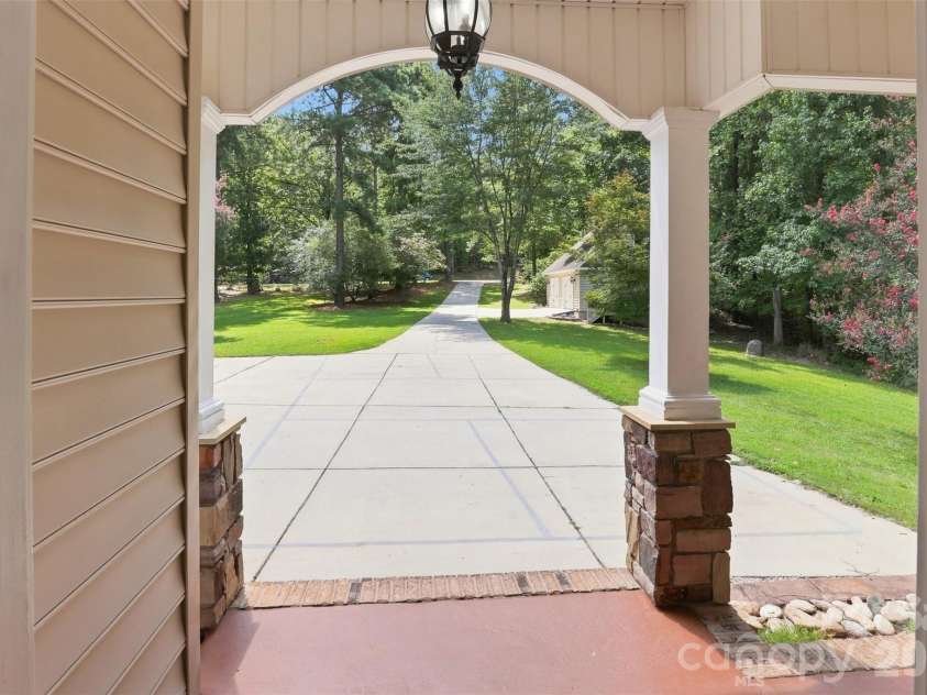 3911 Acacia Road, York, SC 29745.  MLS# CAR4415462, YatesRealty ID 47424. 