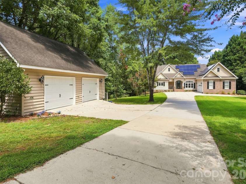 3911 Acacia Road, York, SC 29745.  MLS# CAR4415462, YatesRealty ID 47424. 