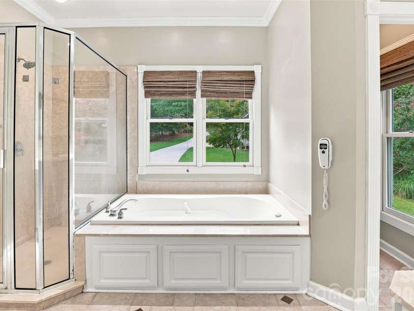3911 Acacia Road, York, SC 29745.  MLS# CAR4415462, YatesRealty ID 47424. Primary Bath