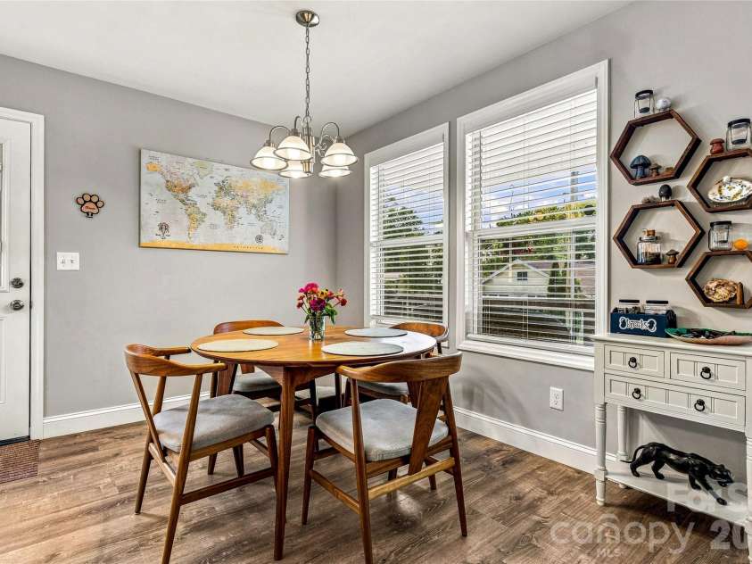 619 Edgewood Avenue, Hendersonville, NC 28792.  MLS# CAR4417132, YatesRealty ID 47425. 