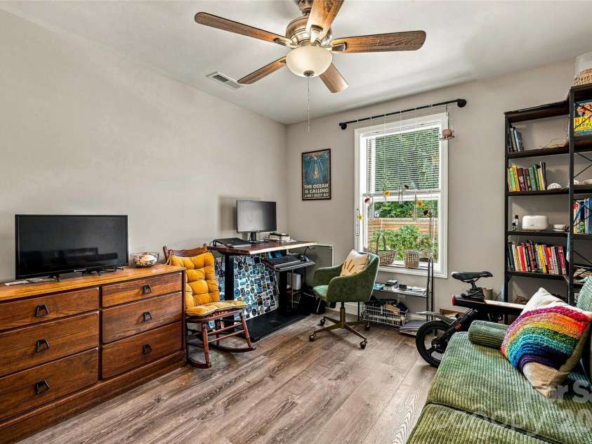 619 Edgewood Avenue, Hendersonville, NC 28792.  MLS# CAR4417132, YatesRealty ID 47425. 