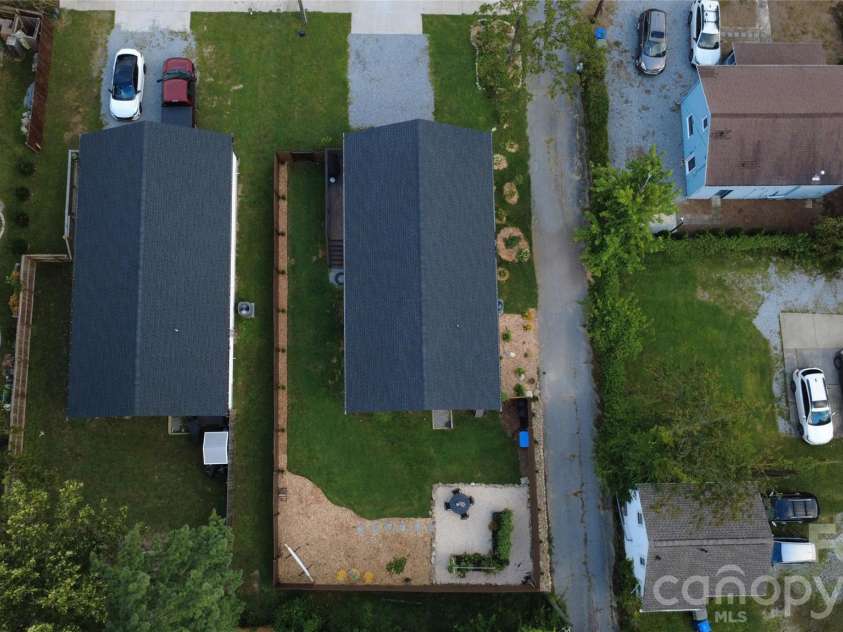 619 Edgewood Avenue, Hendersonville, NC 28792.  MLS# CAR4417132, YatesRealty ID 47425. 