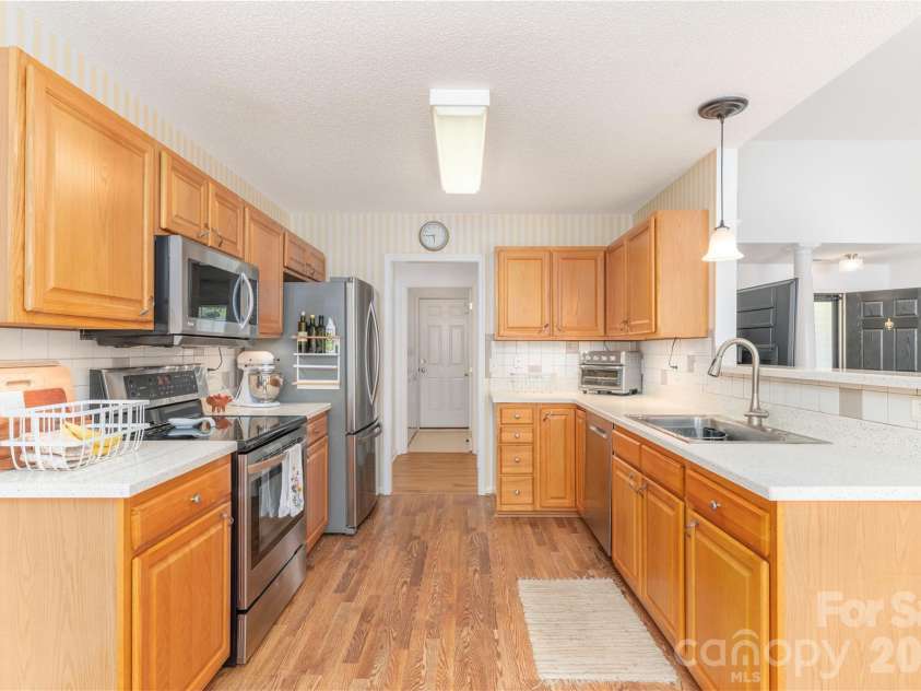 328 Planters Creek Road, Fletcher, NC 28732.  MLS# CAR4415867, YatesRealty ID 47429. Open Kitchen