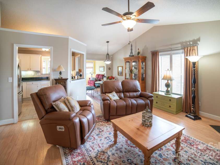 137 Lady Slipper Lane, Valdese, NC 28690.  MLS# CAR4244103, YatesRealty ID 4743. 