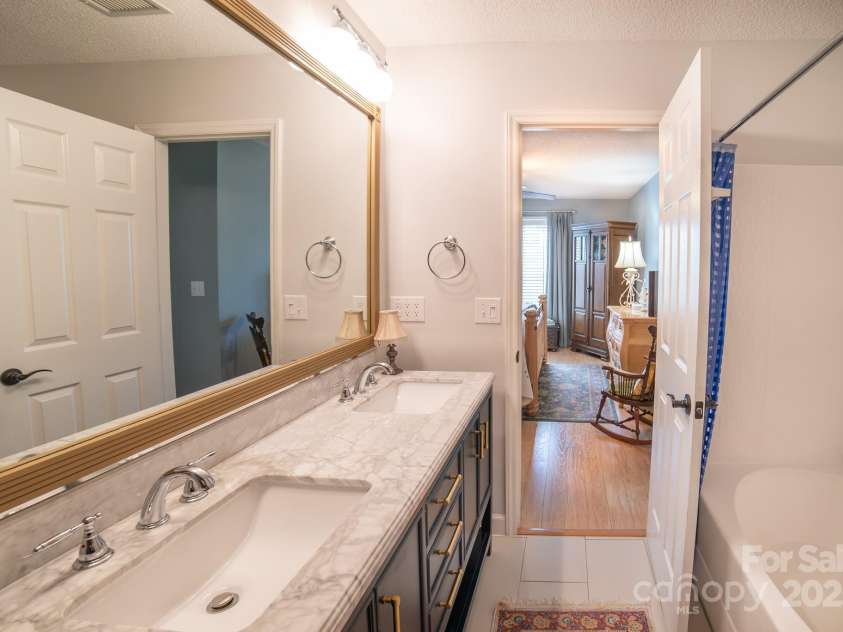137 Lady Slipper Lane, Valdese, NC 28690.  MLS# CAR4244103, YatesRealty ID 4743. 