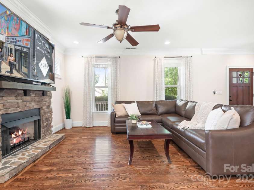 3702 Oakwood Avenue, Charlotte, NC 28205.  MLS# CAR4301480, YatesRealty ID 4743. 