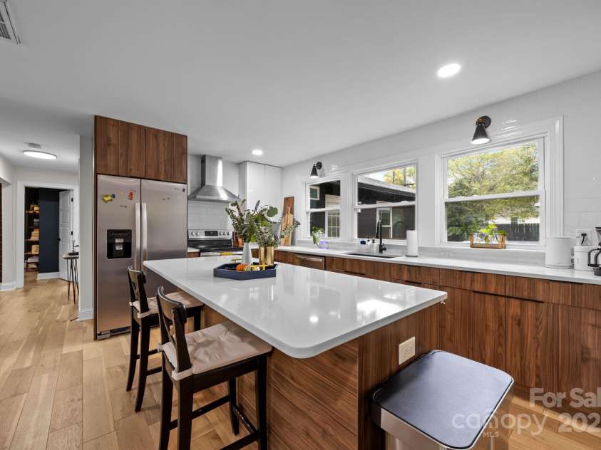 1927 Kilborne Drive, Charlotte, NC 28205.  MLS# CAR4318362, YatesRealty ID 47430. 