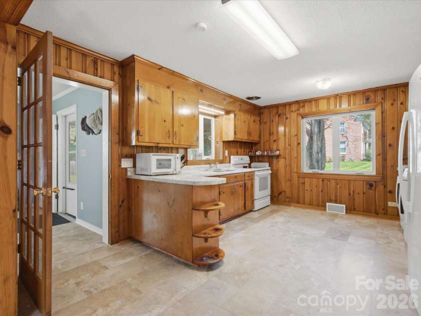 2311 Innes Street, Salisbury, NC 28146.  MLS# CAR4416988, YatesRealty ID 47430. 