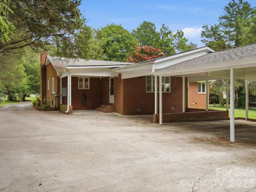 2311 Innes Street, Salisbury, NC 28146.  MLS# CAR4416988, YatesRealty ID 47430. 