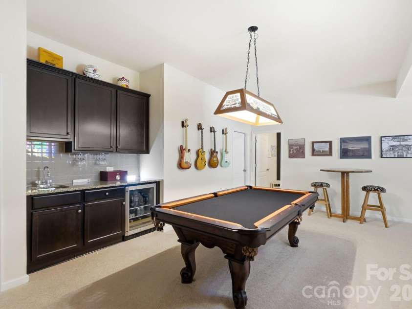 15000 Kinnegal Lane, Charlotte, NC 28278.  MLS# CAR4415980, YatesRealty ID 47432. 