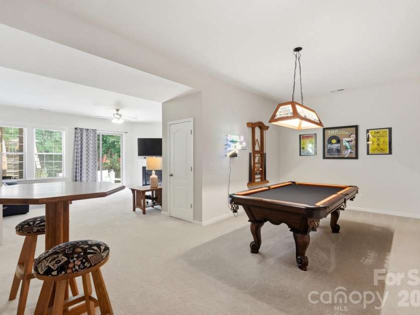 15000 Kinnegal Lane, Charlotte, NC 28278.  MLS# CAR4415980, YatesRealty ID 47432. 