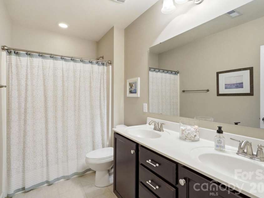 15000 Kinnegal Lane, Charlotte, NC 28278.  MLS# CAR4415980, YatesRealty ID 47432. 