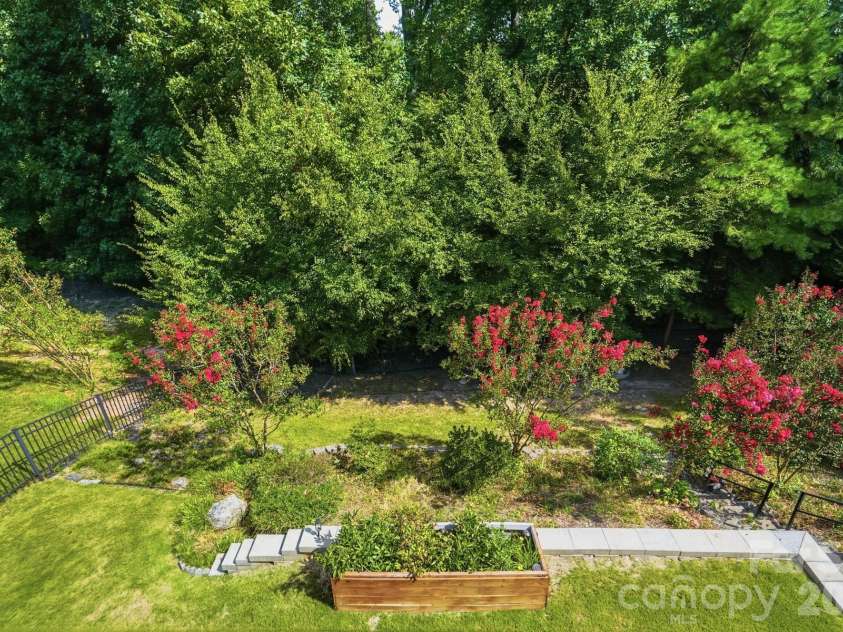 15000 Kinnegal Lane, Charlotte, NC 28278.  MLS# CAR4415980, YatesRealty ID 47432. 