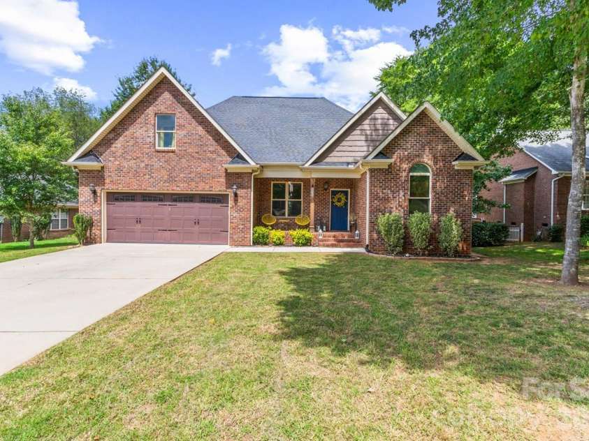 142 Bald Cypress Lane, Mooresville, NC 28115.  MLS# CAR4413039, YatesRealty ID 47435. 