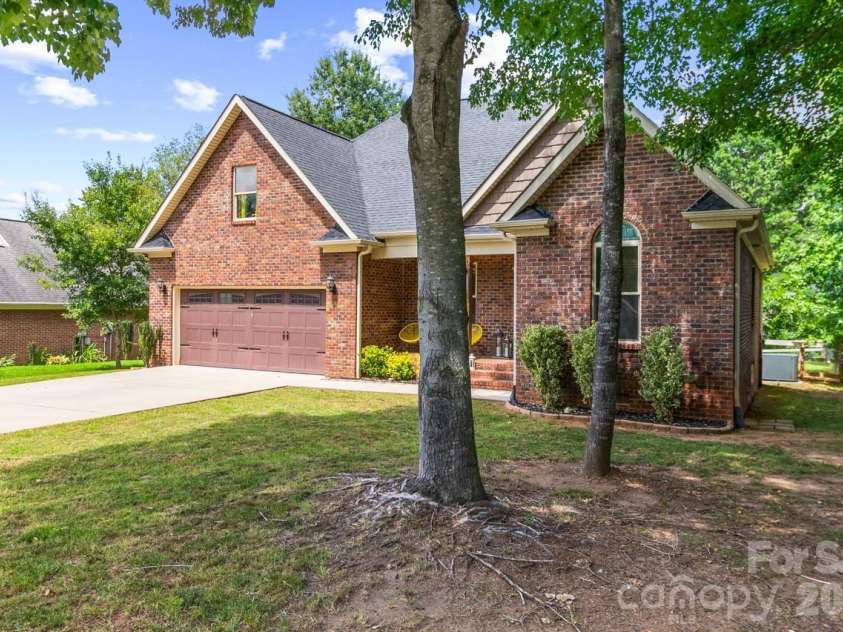 142 Bald Cypress Lane, Mooresville, NC 28115.  MLS# CAR4413039, YatesRealty ID 47435. 