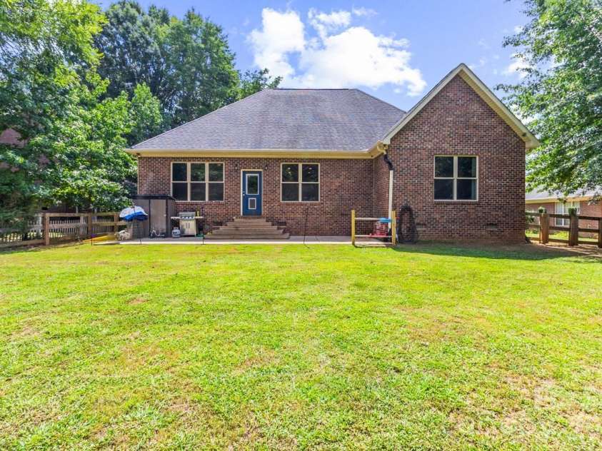 142 Bald Cypress Lane, Mooresville, NC 28115.  MLS# CAR4413039, YatesRealty ID 47435. 