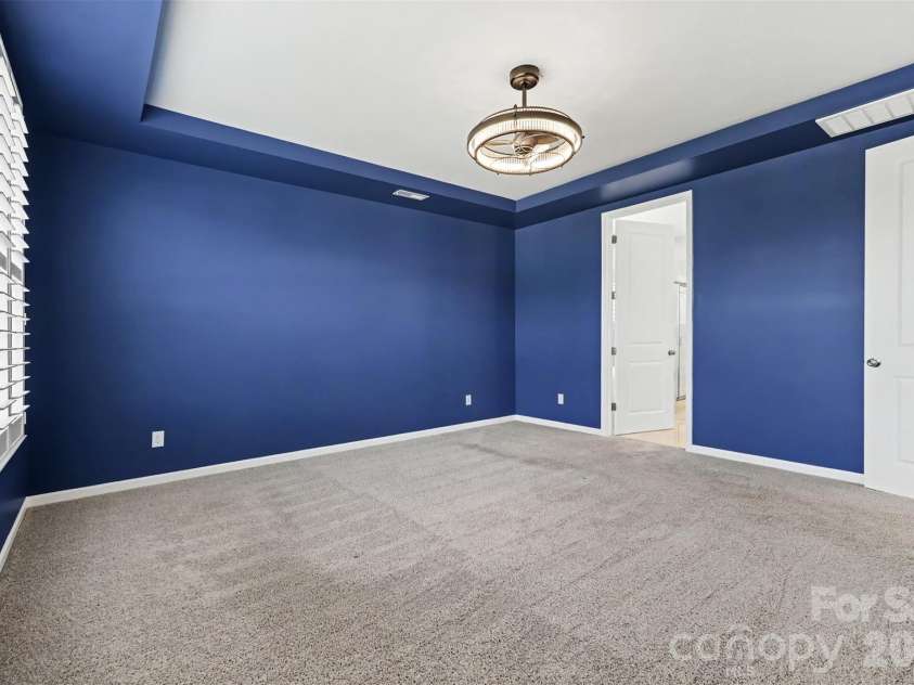 8017 Creek Park Drive, Denver, NC 28037.  MLS# CAR4416308, YatesRealty ID 47441. 