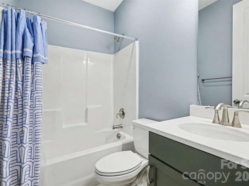 8017 Creek Park Drive, Denver, NC 28037.  MLS# CAR4416308, YatesRealty ID 47441. 