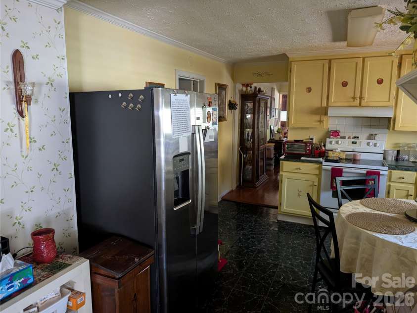 406 Kimmons Street, Landis, NC 28088.  MLS# CAR4416117, YatesRealty ID 47447. Kitchen