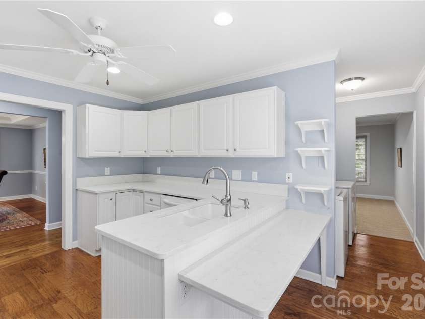 18 Creekside Way, Asheville, NC 28804.  MLS# CAR4411851, YatesRealty ID 47449. Bright open kitchen: 13.5'x11.5'