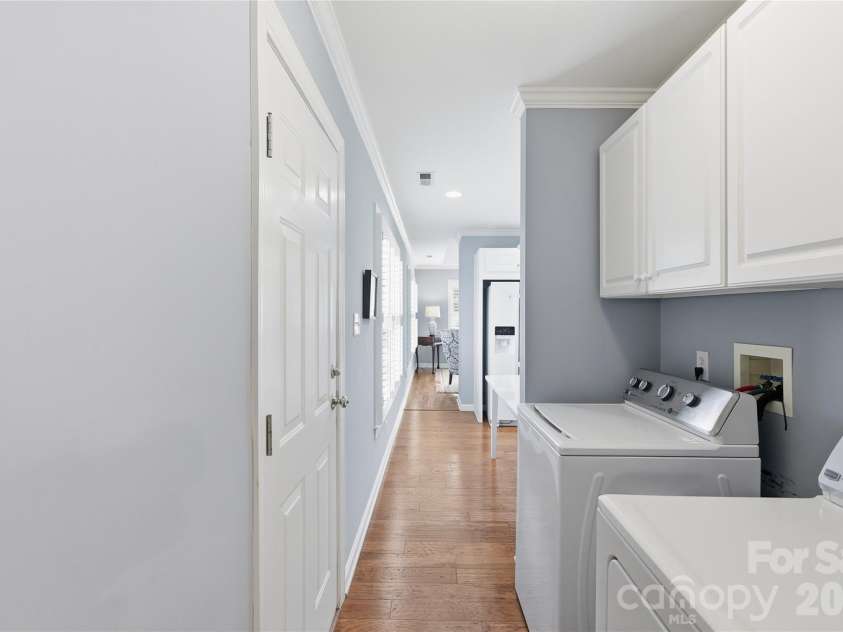 18 Creekside Way, Asheville, NC 28804.  MLS# CAR4411851, YatesRealty ID 47449. Laundry off kitchen and garage