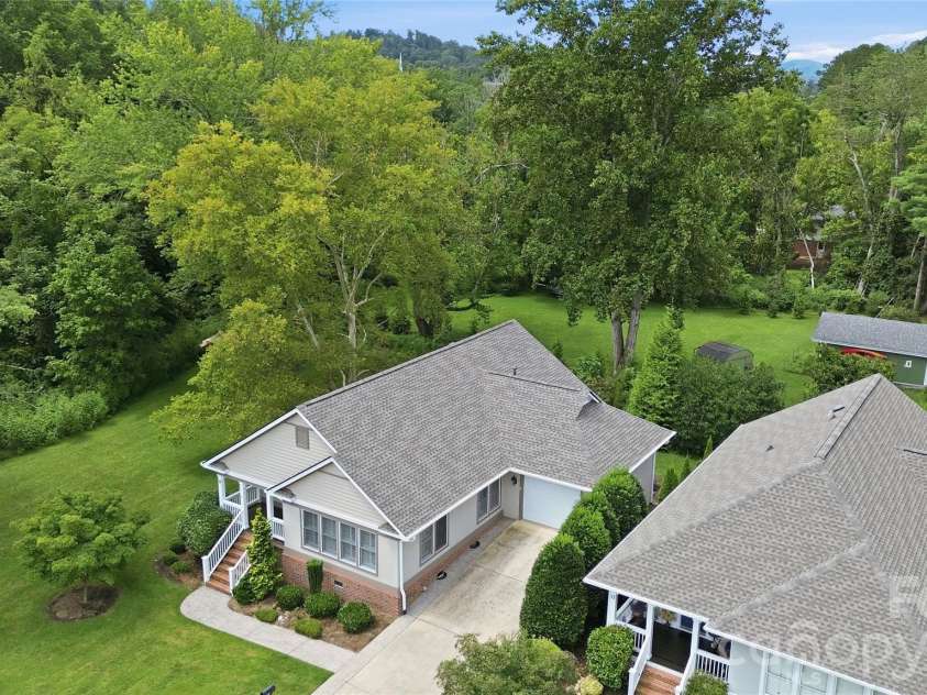 18 Creekside Way, Asheville, NC 28804.  MLS# CAR4411851, YatesRealty ID 47449. Private cul-de-sac