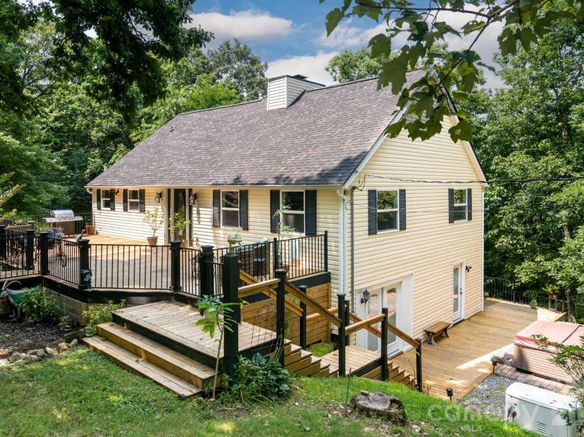 219 Echo Mountain View Road, Fairview, NC 28730.  MLS# CAR4412812, YatesRealty ID 47450. 
