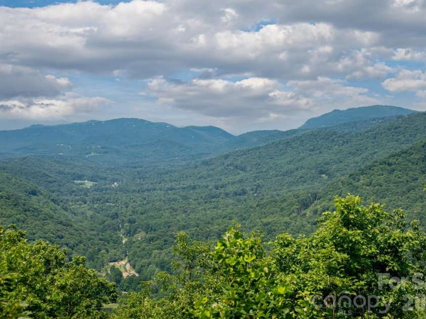 219 Echo Mountain View Road, Fairview, NC 28730.  MLS# CAR4412812, YatesRealty ID 47450. 