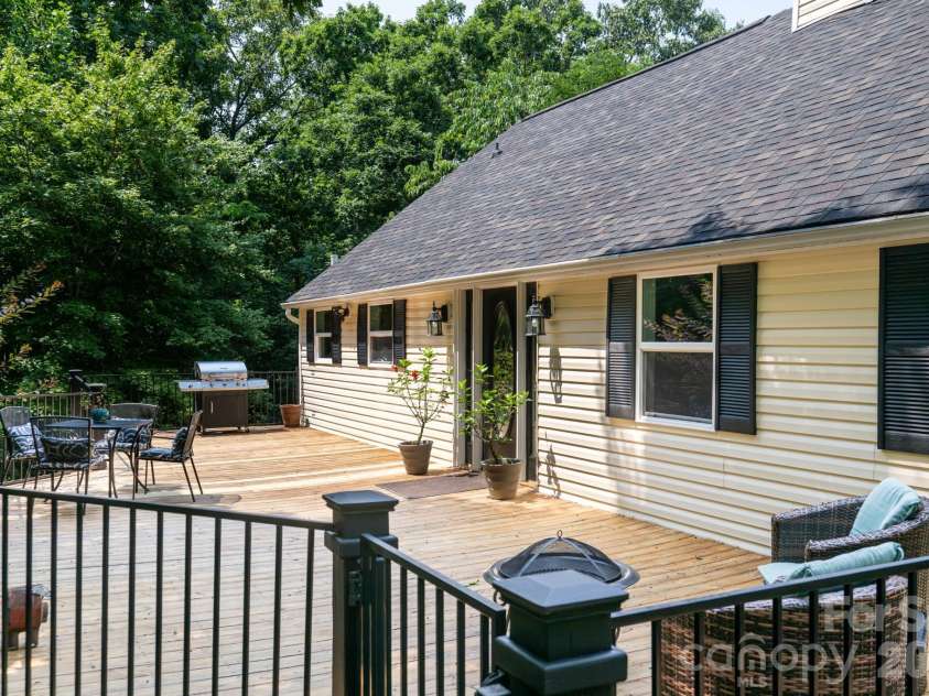 219 Echo Mountain View Road, Fairview, NC 28730.  MLS# CAR4412812, YatesRealty ID 47450. 