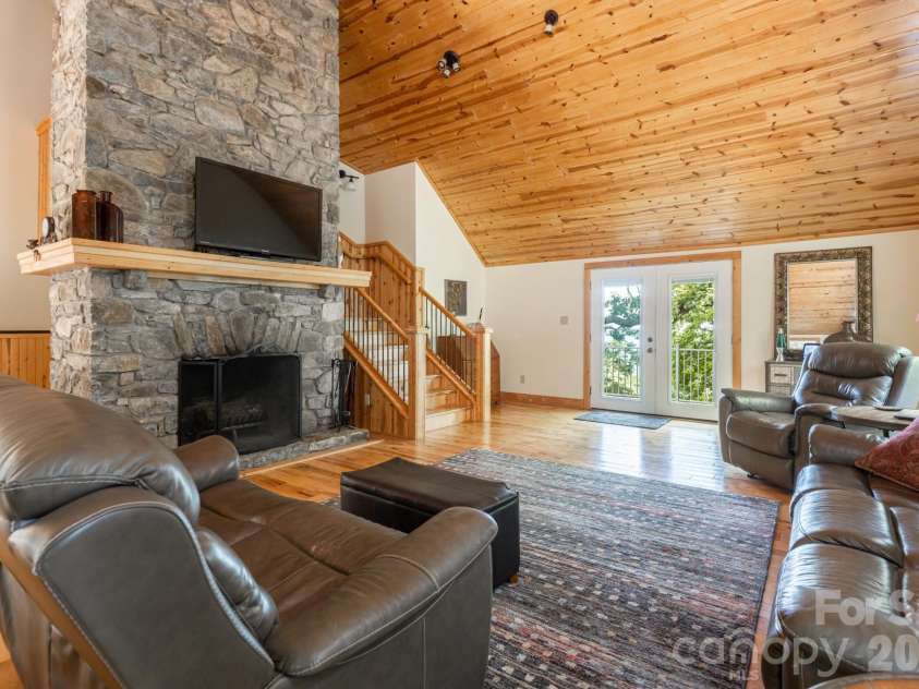 219 Echo Mountain View Road, Fairview, NC 28730.  MLS# CAR4412812, YatesRealty ID 47450. 