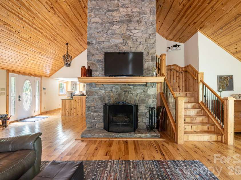 219 Echo Mountain View Road, Fairview, NC 28730.  MLS# CAR4412812, YatesRealty ID 47450. 
