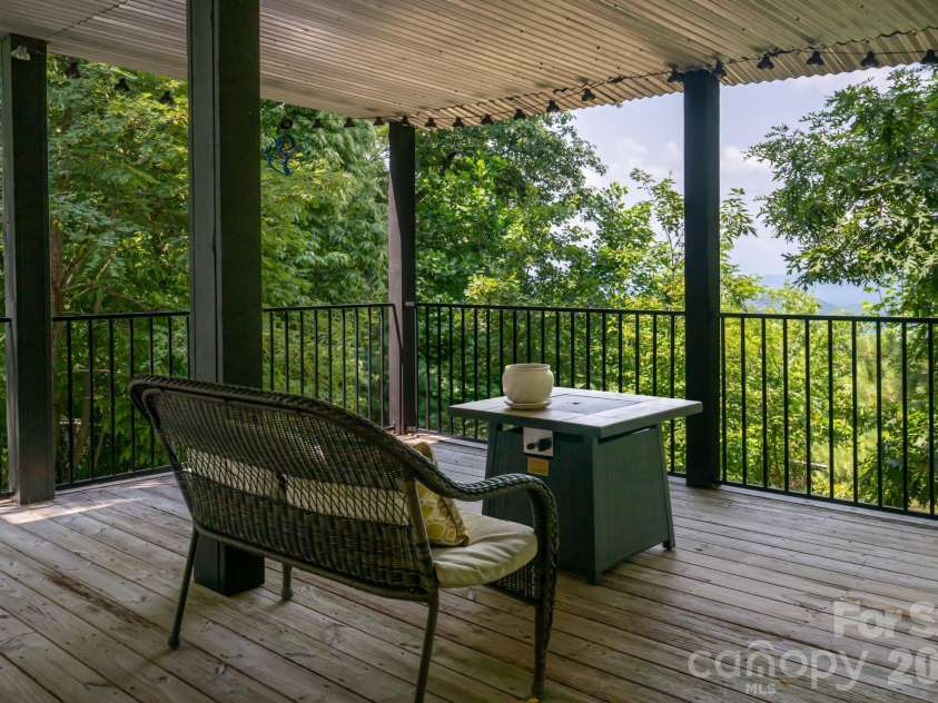 219 Echo Mountain View Road, Fairview, NC 28730.  MLS# CAR4412812, YatesRealty ID 47450. 
