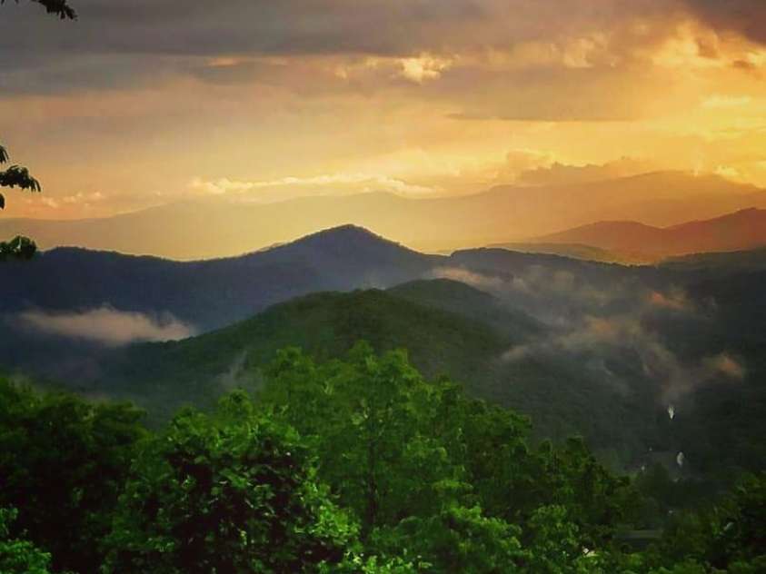219 Echo Mountain View Road, Fairview, NC 28730.  MLS# CAR4412812, YatesRealty ID 47450. 