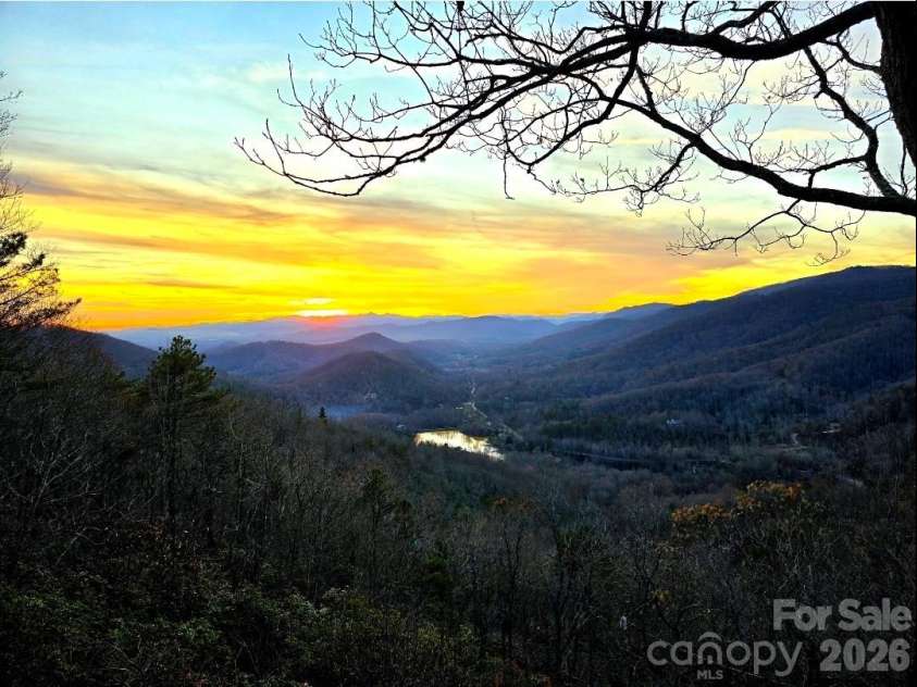 219 Echo Mountain View Road, Fairview, NC 28730.  MLS# CAR4412812, YatesRealty ID 47450. 