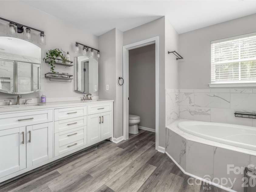 11708 Warfield Avenue, Huntersville, NC 28078.  MLS# CAR4416048, YatesRealty ID 47451. 