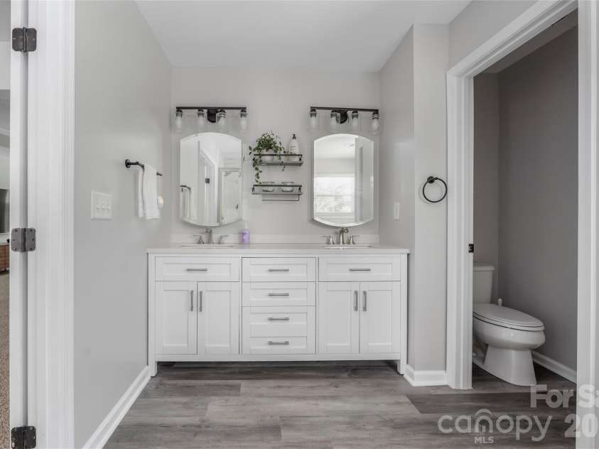 11708 Warfield Avenue, Huntersville, NC 28078.  MLS# CAR4416048, YatesRealty ID 47451. 