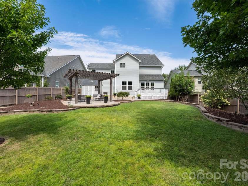 11708 Warfield Avenue, Huntersville, NC 28078.  MLS# CAR4416048, YatesRealty ID 47451. 