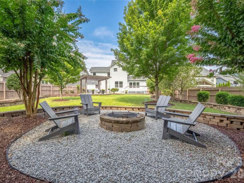 11708 Warfield Avenue, Huntersville, NC 28078.  MLS# CAR4416048, YatesRealty ID 47451. 