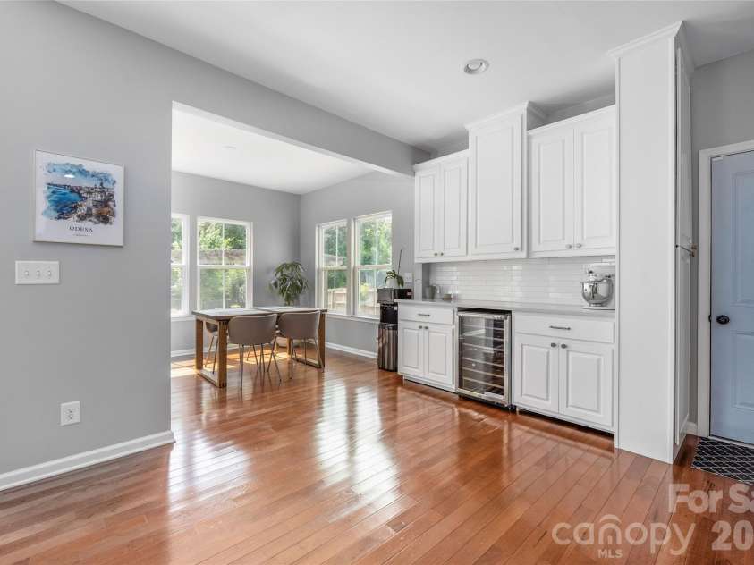 11708 Warfield Avenue, Huntersville, NC 28078.  MLS# CAR4416048, YatesRealty ID 47451. Breakfast Area (currently left open)