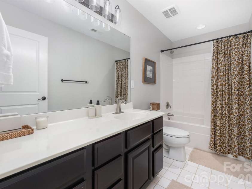 11708 Warfield Avenue, Huntersville, NC 28078.  MLS# CAR4416048, YatesRealty ID 47451. Guest Bath
