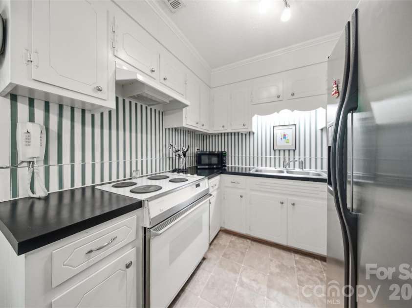 4913 New Hope Road, Belmont, NC 28012.  MLS# CAR4414764, YatesRealty ID 47452. 