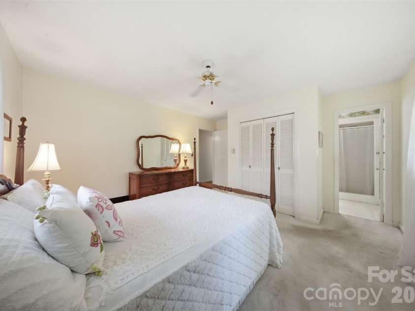 4913 New Hope Road, Belmont, NC 28012.  MLS# CAR4414764, YatesRealty ID 47452. 