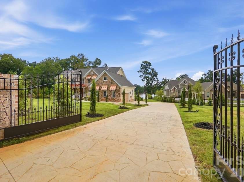 1920 Marlin Drive, Lake Wylie, SC 29710.  MLS# CAR4414993, YatesRealty ID 47453. 