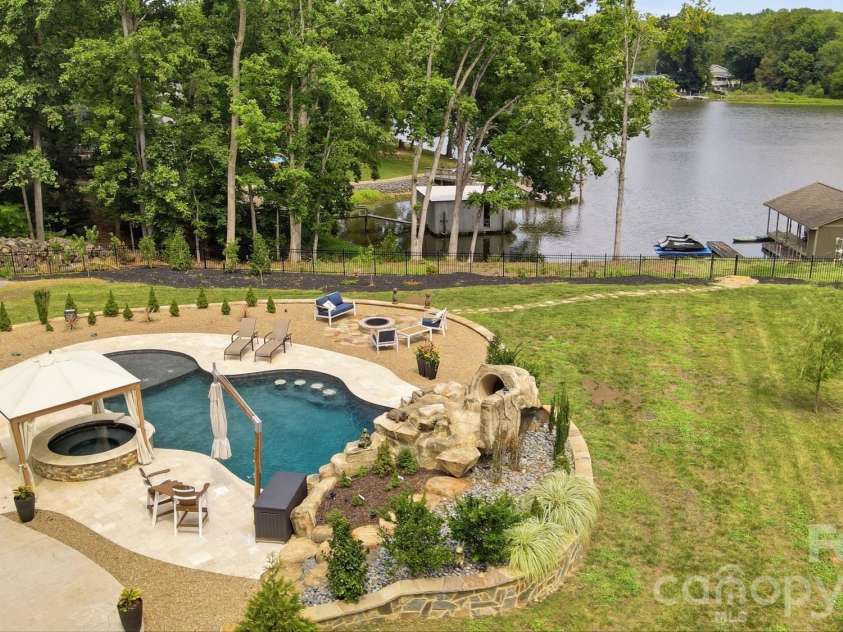 1920 Marlin Drive, Lake Wylie, SC 29710.  MLS# CAR4414993, YatesRealty ID 47453. 