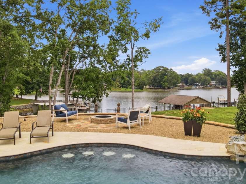 1920 Marlin Drive, Lake Wylie, SC 29710.  MLS# CAR4414993, YatesRealty ID 47453. 