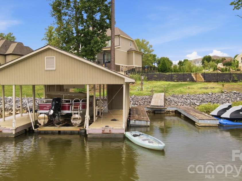 1920 Marlin Drive, Lake Wylie, SC 29710.  MLS# CAR4414993, YatesRealty ID 47453. 