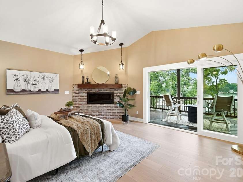 1920 Marlin Drive, Lake Wylie, SC 29710.  MLS# CAR4414993, YatesRealty ID 47453. 