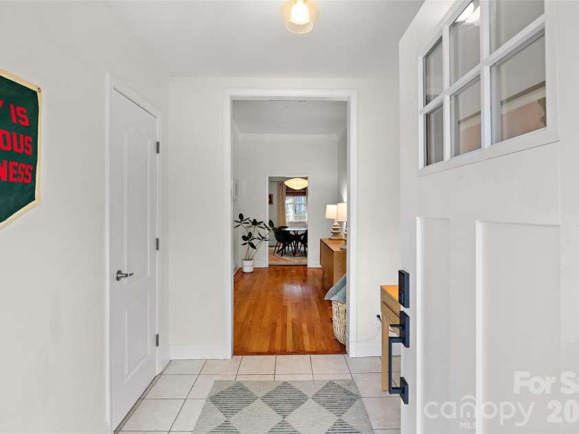 1905 Parson Street, Charlotte, NC 28205.  MLS# CAR4414878, YatesRealty ID 47455. Foyer