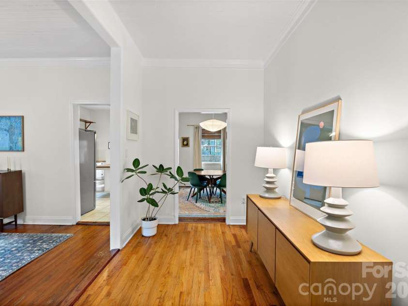 1905 Parson Street, Charlotte, NC 28205.  MLS# CAR4414878, YatesRealty ID 47455. Foyer