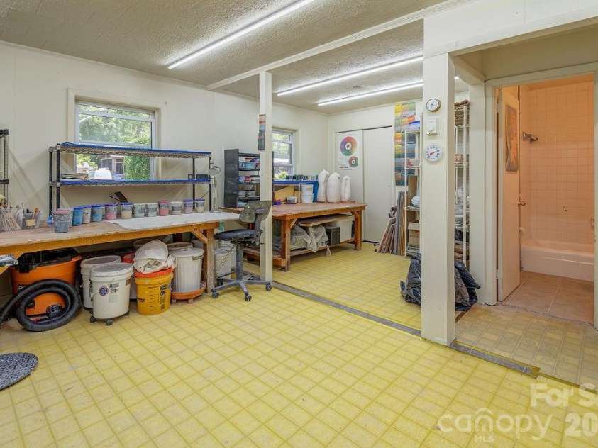 10 Meadowview Road, Asheville, NC 28804.  MLS# CAR4415246, YatesRealty ID 47456. 637 SQFT
